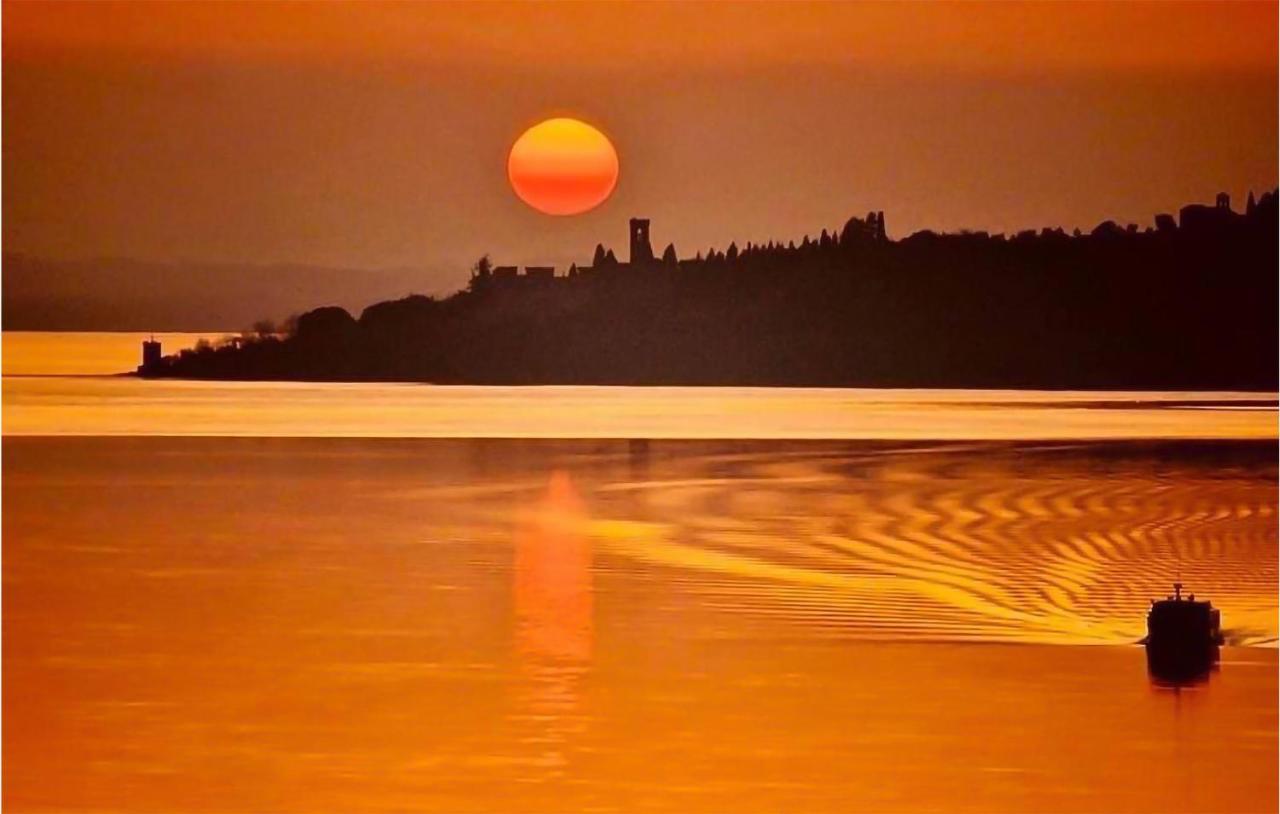 Gorgeous Stacaravan In Tuoro Sul Trasimeno Villa Esterno foto